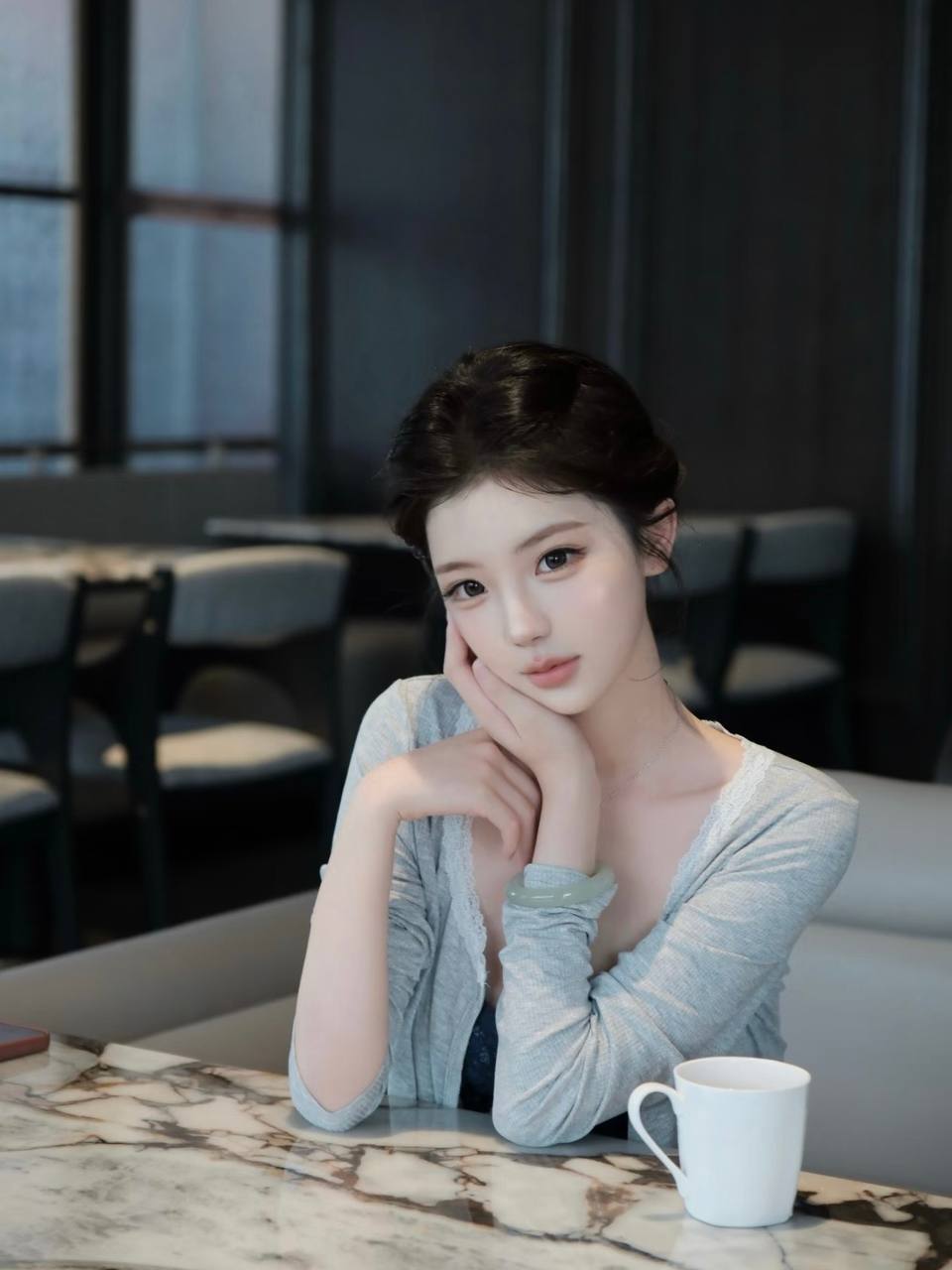 码头首映海报